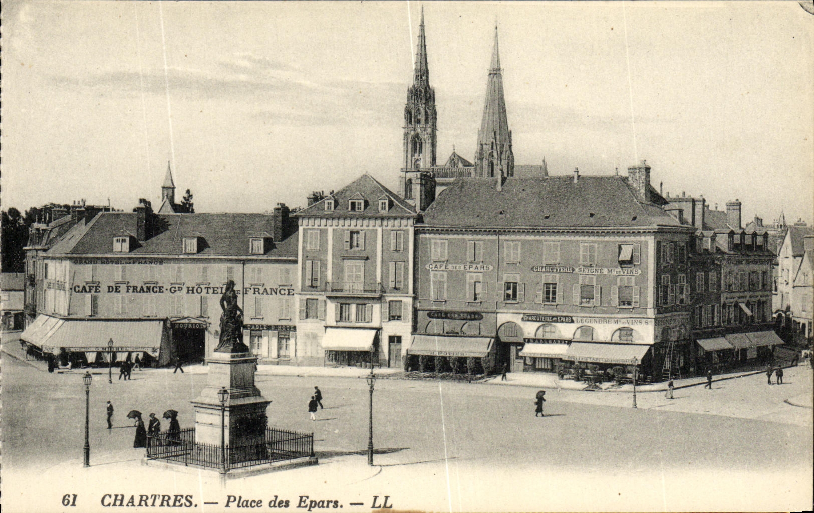 Chartres — Place des Epars — LL