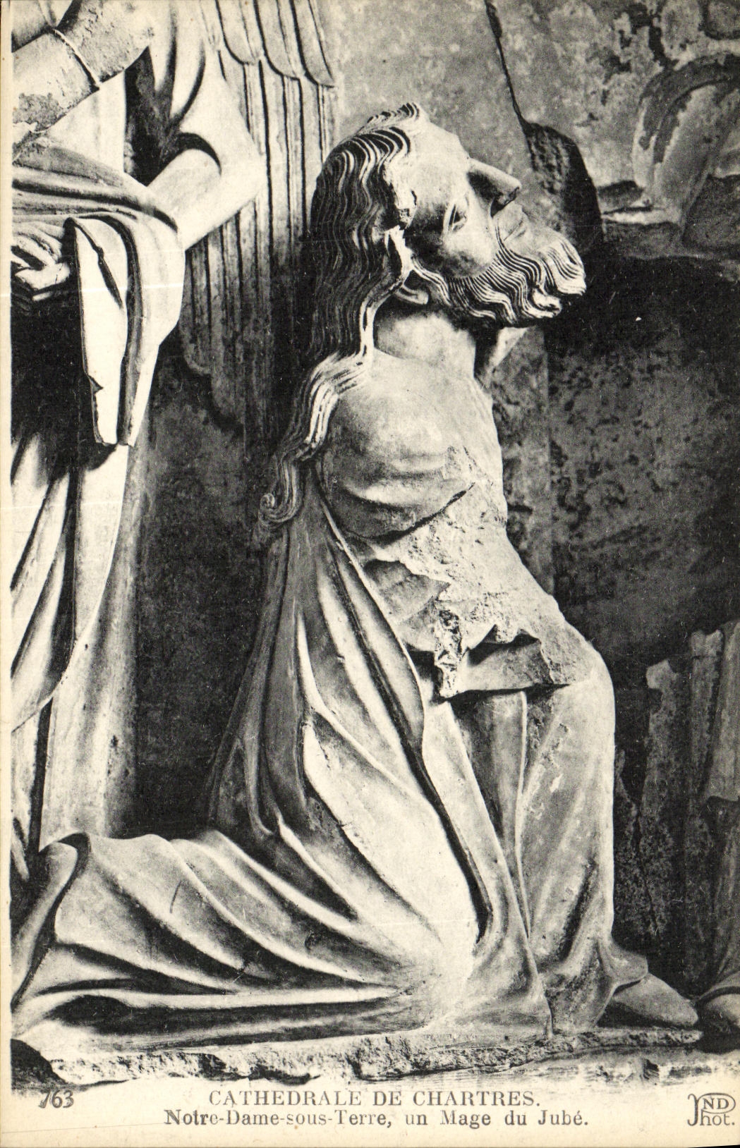 Cathédrale de Chartres — Notre-Dame-sous-Terre, un Mage du Jubé — JND Hot.