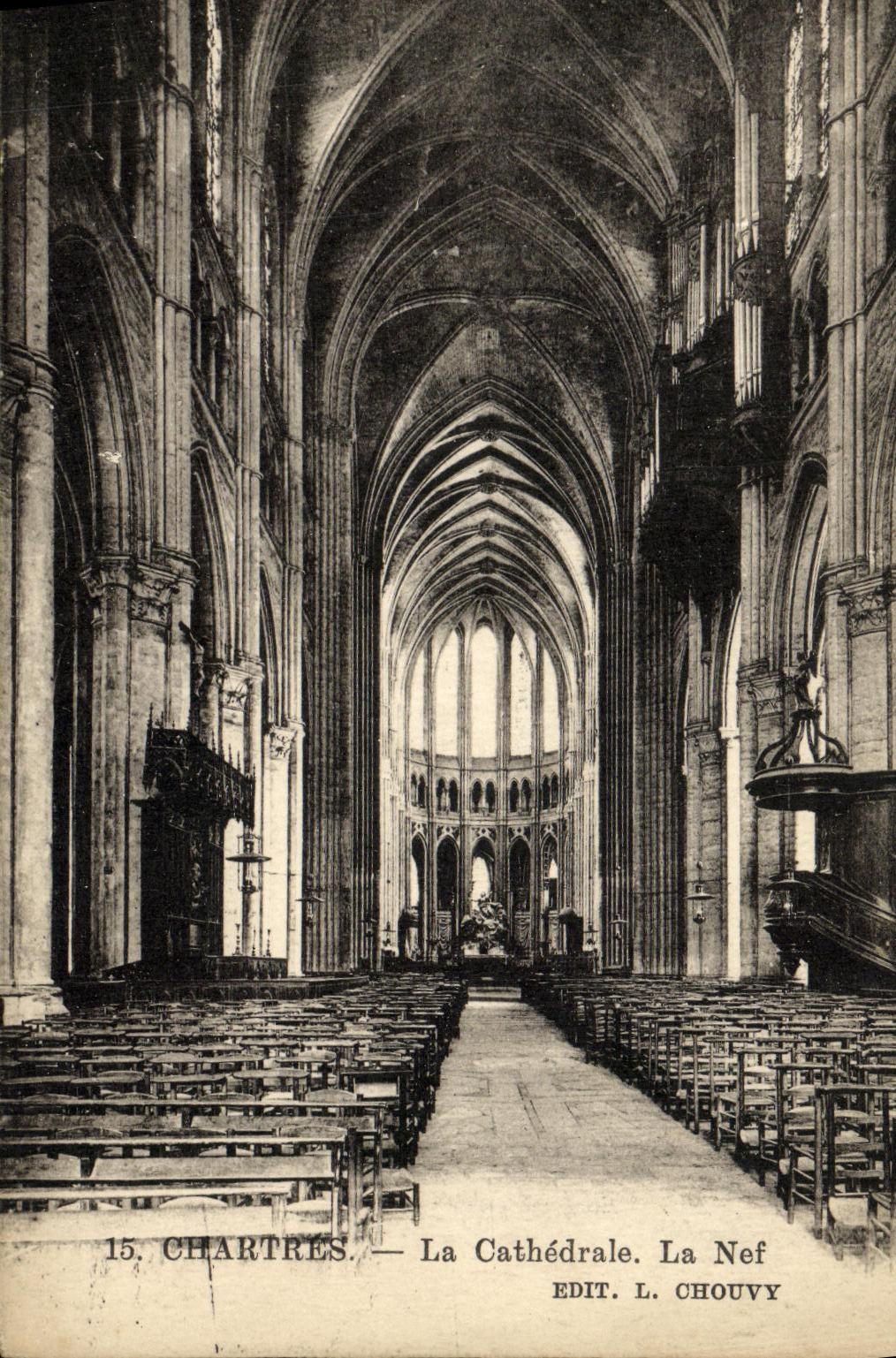 Chartres — La Cathédrale. La Nef — EDIT. L. CHOUVY