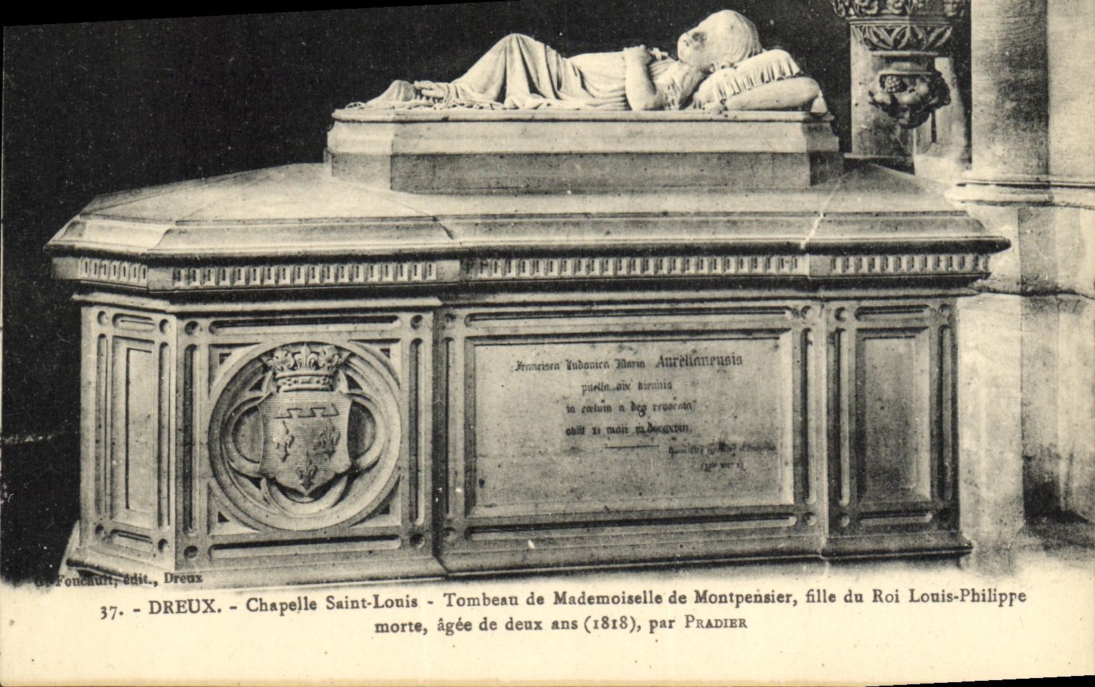 Dreux - Capilla de San Luis - Tumba de Mademoiselle de Montpensier, hija del Rey Luis Felipe, fallecida a los dos años (1818), de Pradier