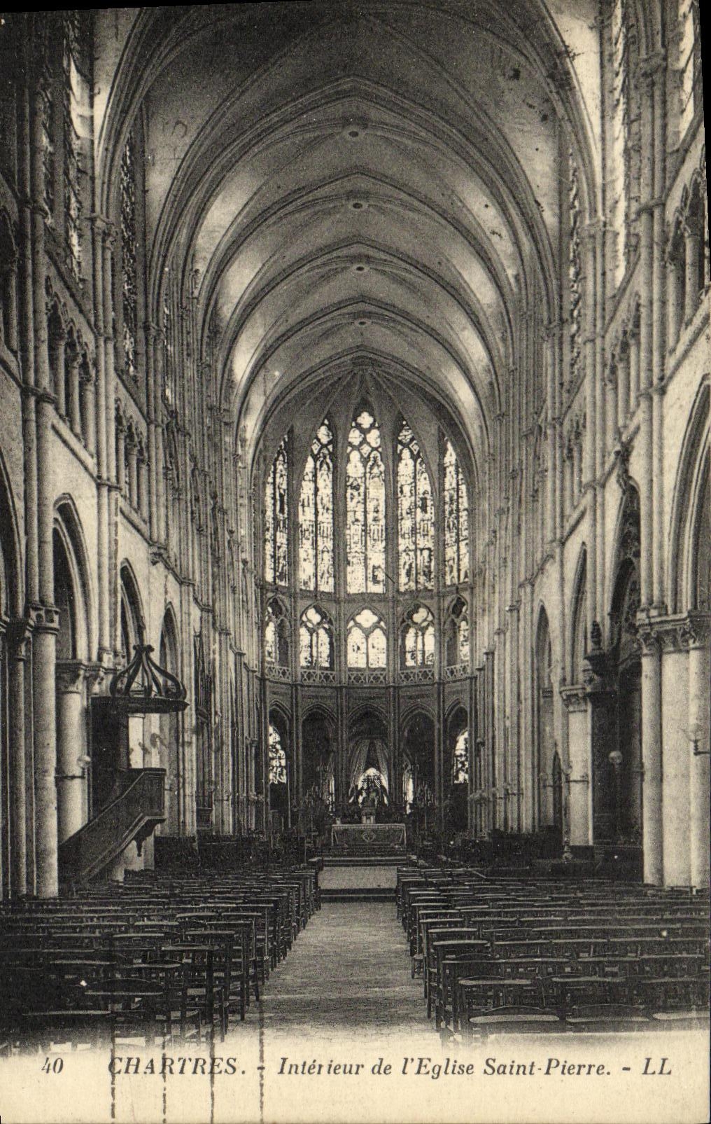 CPA De Chartres Interieur de L Eglise Saint Pierre