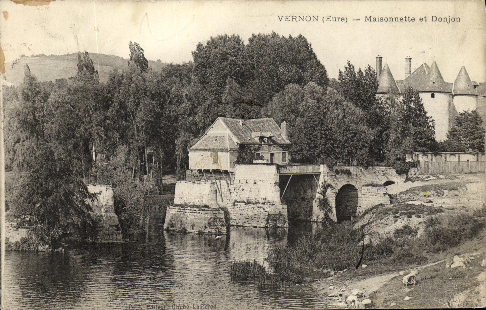 CPA Vernon Maisonnette et Donjon