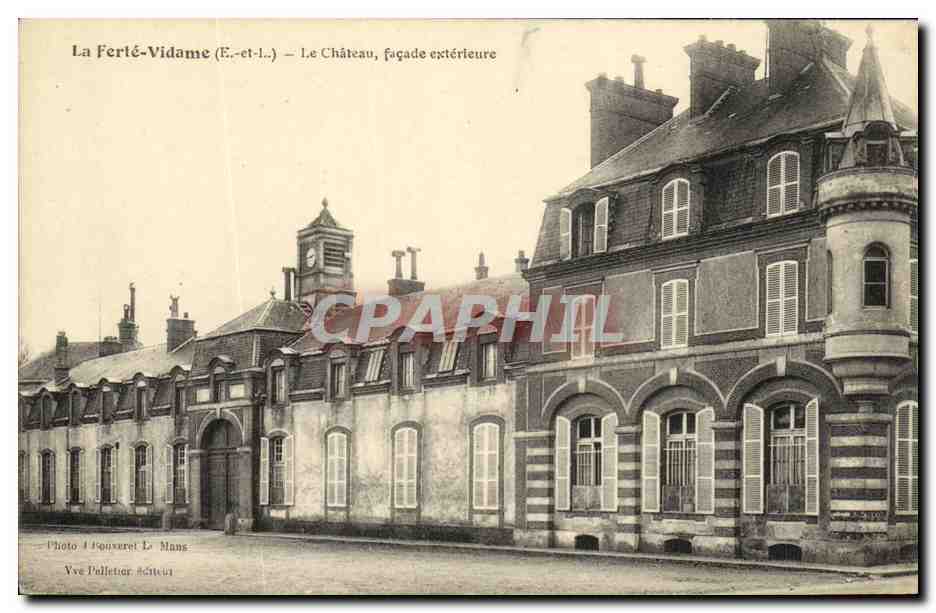 La Ferté-Vidame (E.-et-L.) — Le Château, façade extérieure — Photo Poulletar, Le Mans
