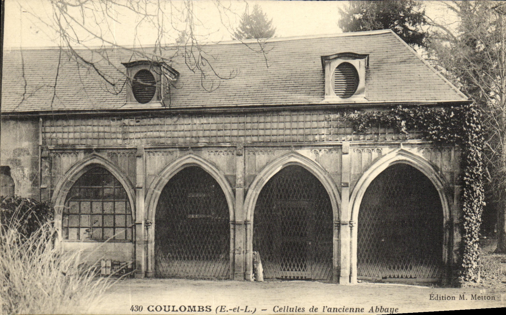 Coulombs (E.-et-L.) — Cellules de l'ancienne Abbaye — Édition M. Metton