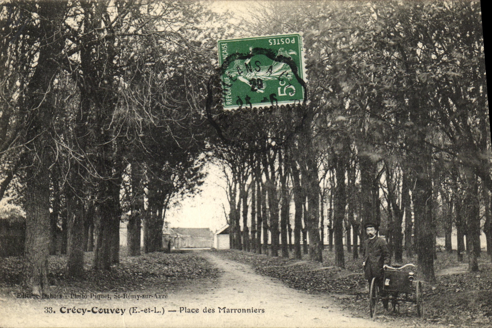 CPA Crecy Couvey Place des Marronniers Velo animee 