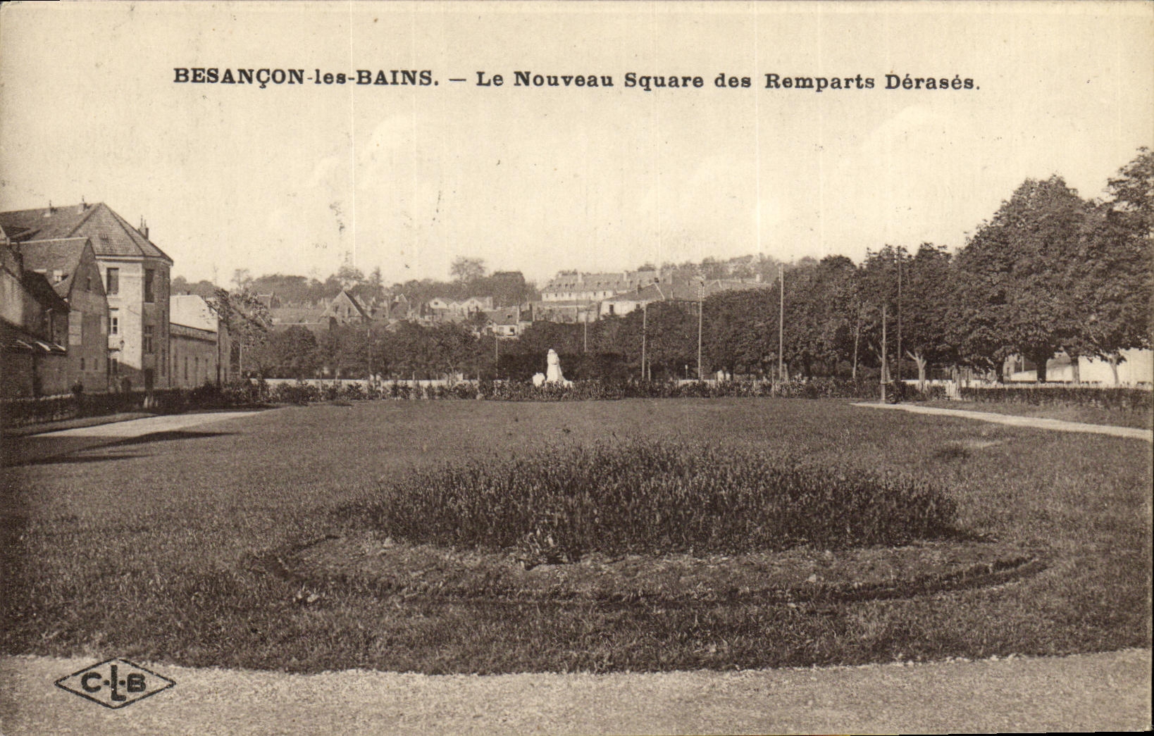 CPA Besancon Les bains Le Nouveau Square des Remparts derases