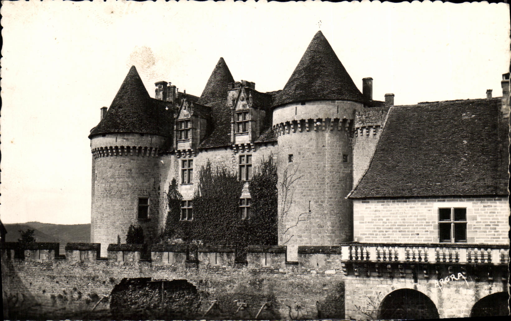 Schloss Fénélon — Dordogne — Éditions APORA