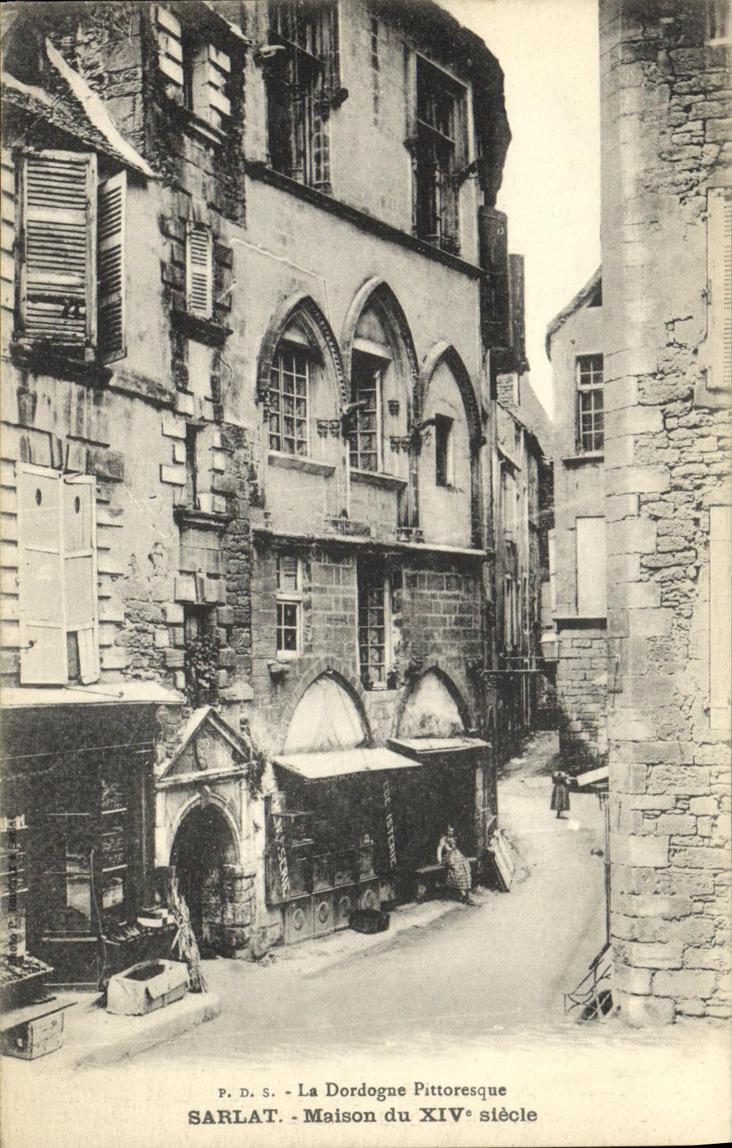 CPA Sarlat Maison du 14eme