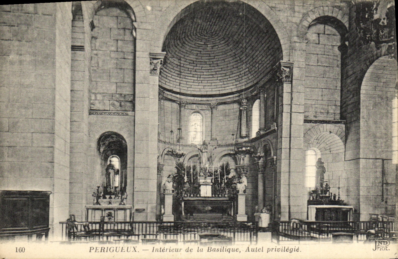 Périgueux — Intérieur de la Basilique, Autel privilégié — JND Phot.