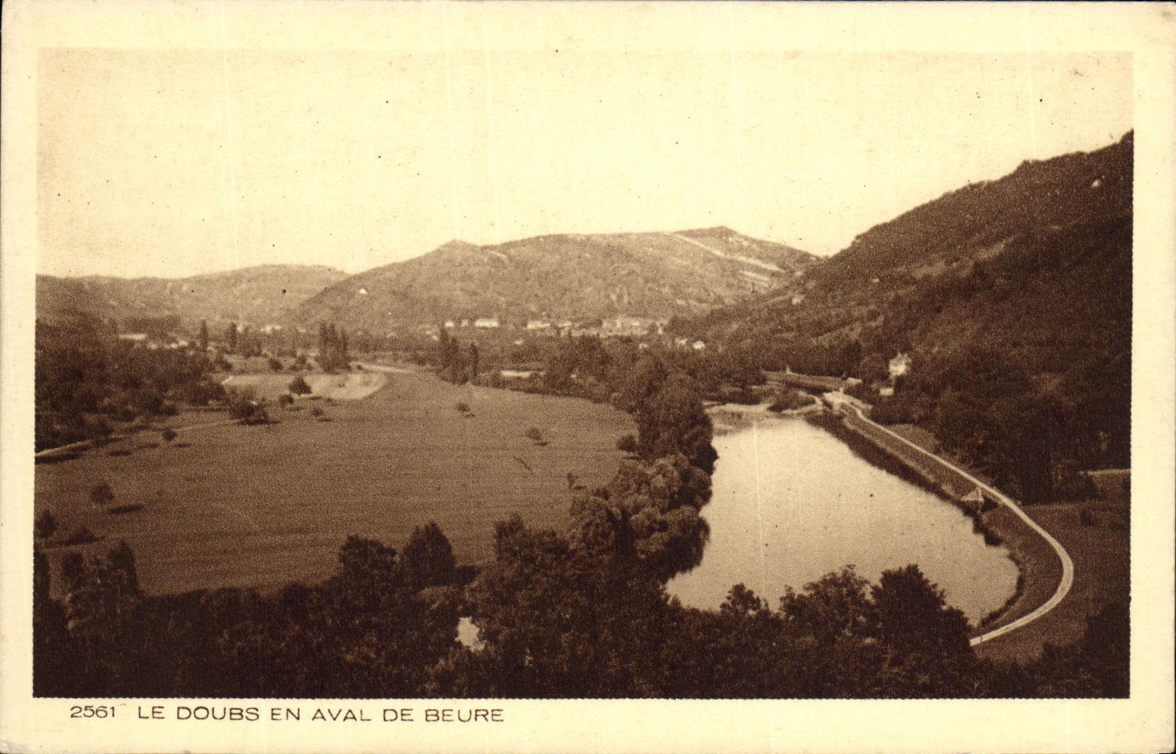 Le Doubs en aval de Beure — vue panoramique — Collection Le Jura, n°2561