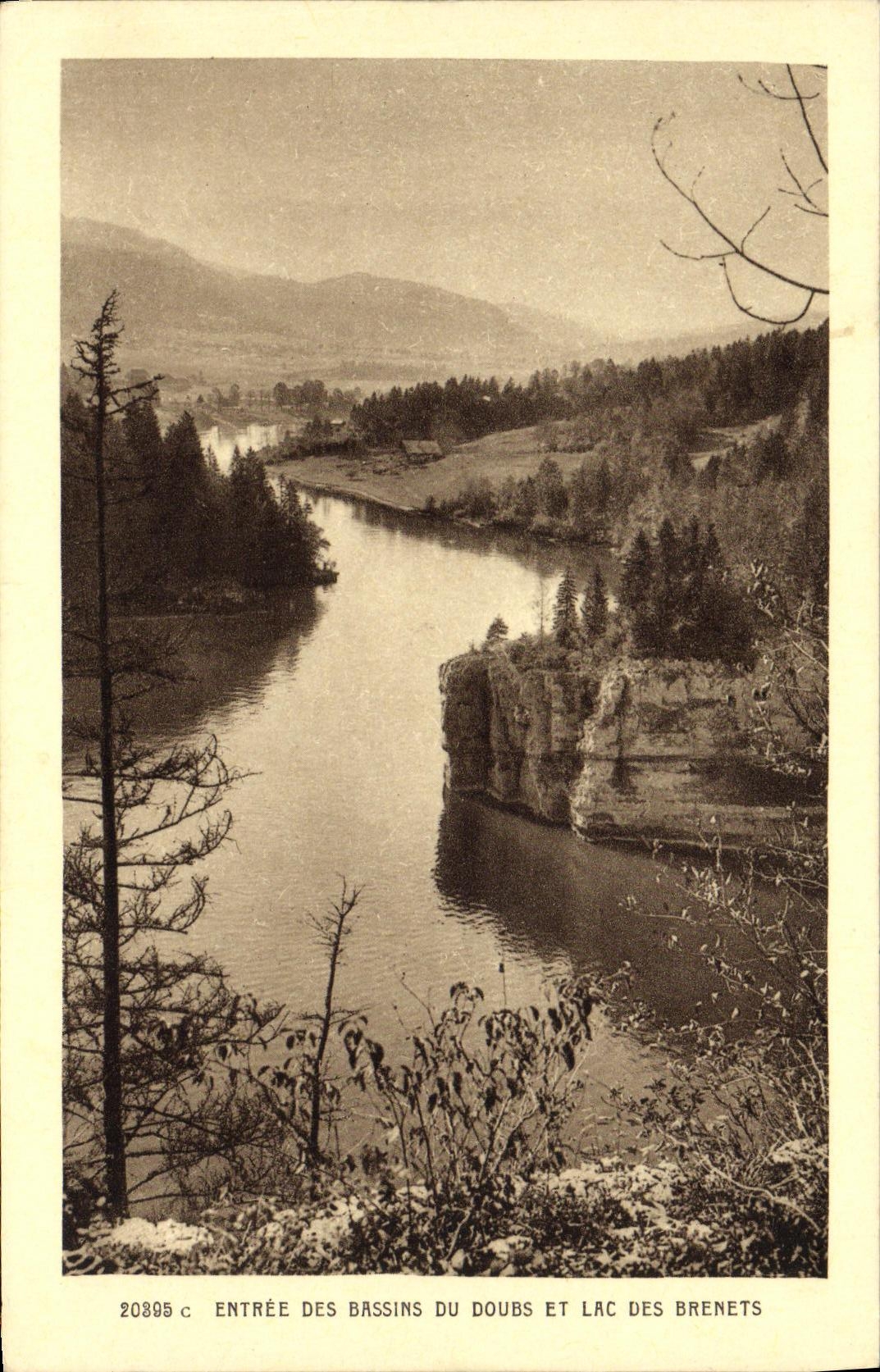Entrée des bassins du Doubs et lac des Brenets — 20895 c — éditeur non identifié