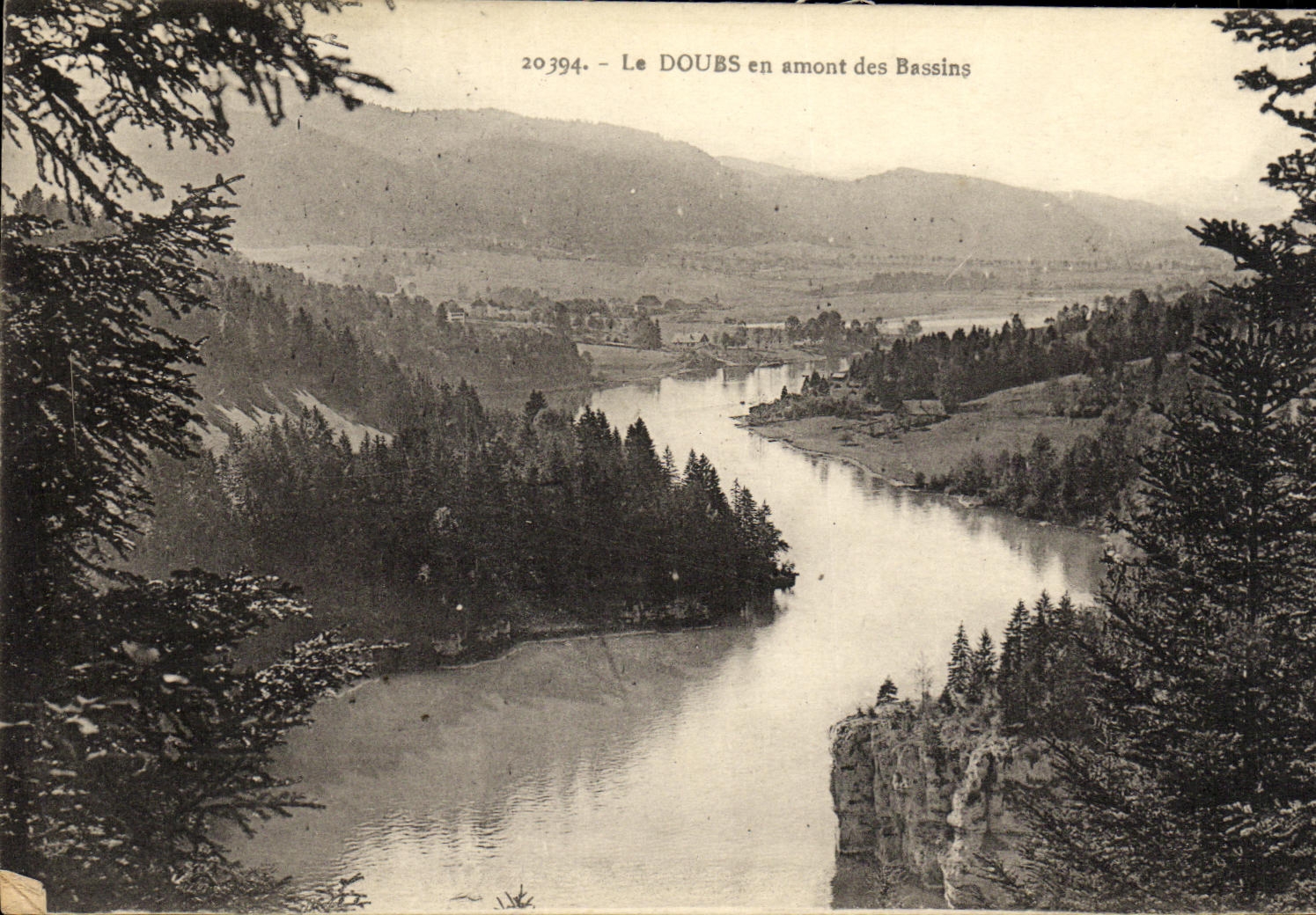 CPA Le Doubs en amont des Bassins