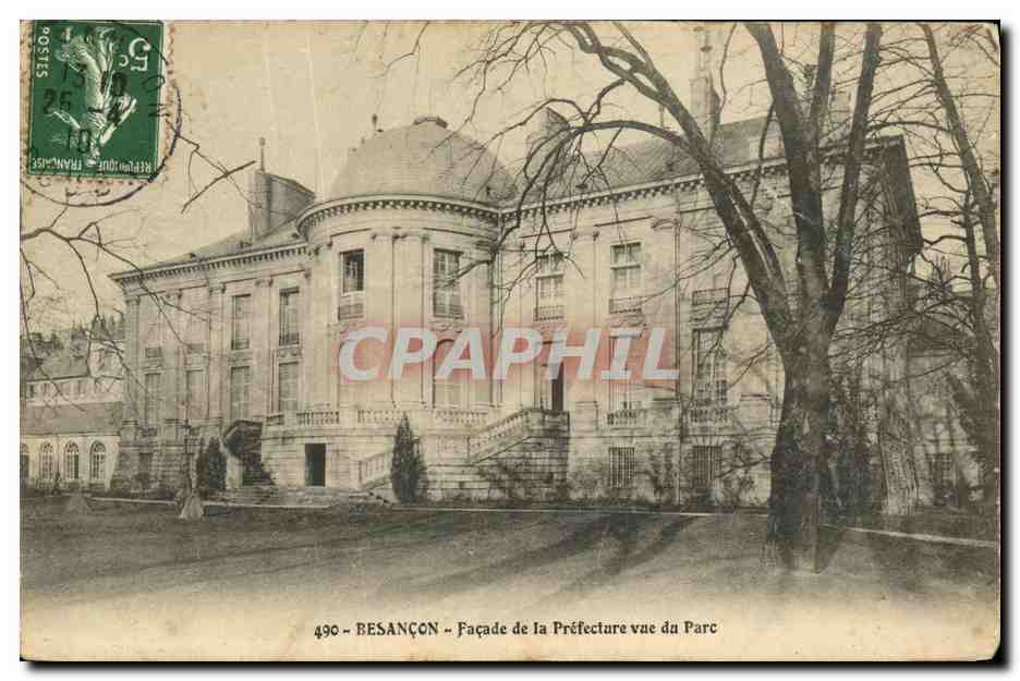 CPA Besancon Facade de la Prefecture vue du Parc