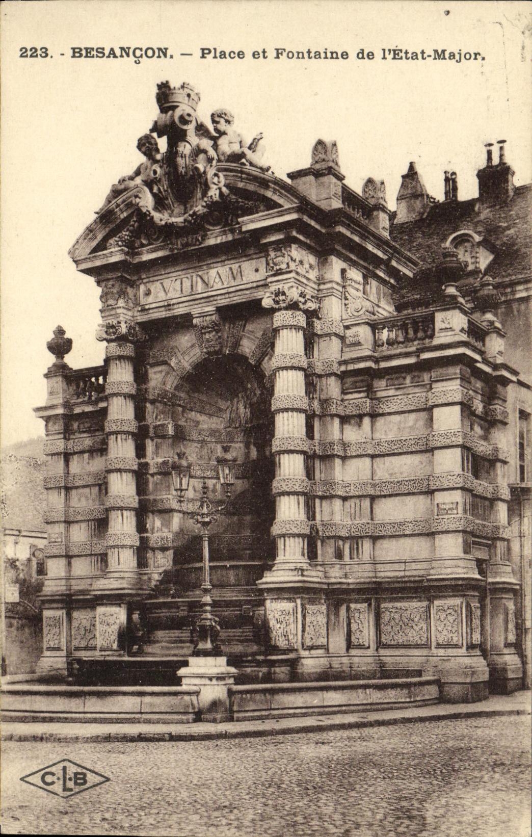 CPA Besancon Place et Fontaine de l Etat Major