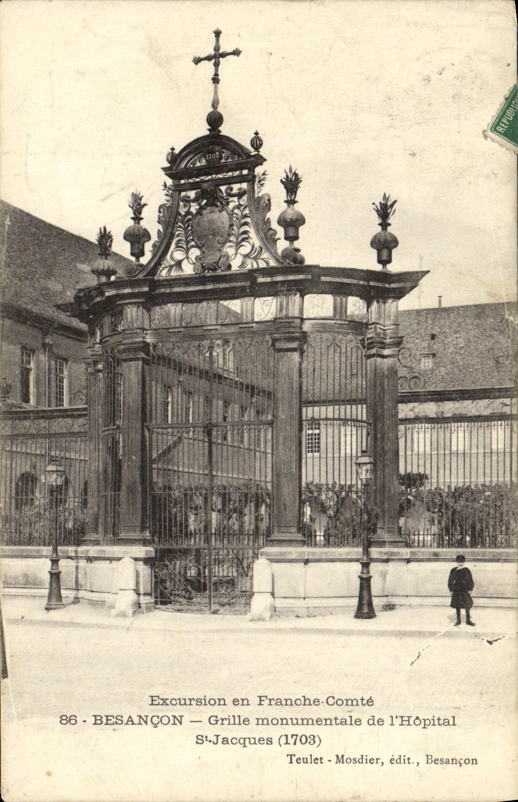 CPA Besancon Grille monumentale de l Hopital St Jacques 