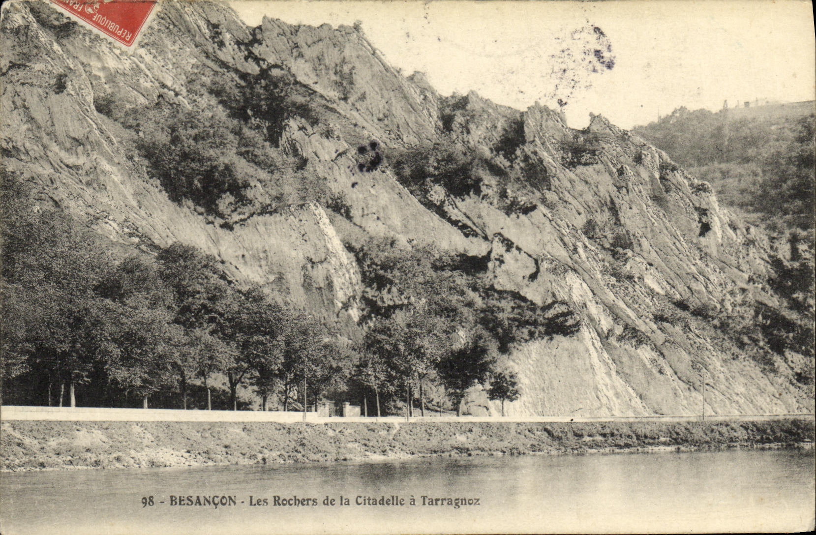 Die Felsen der Zitadelle in Tarragnoz — Besançon — Französische Republik