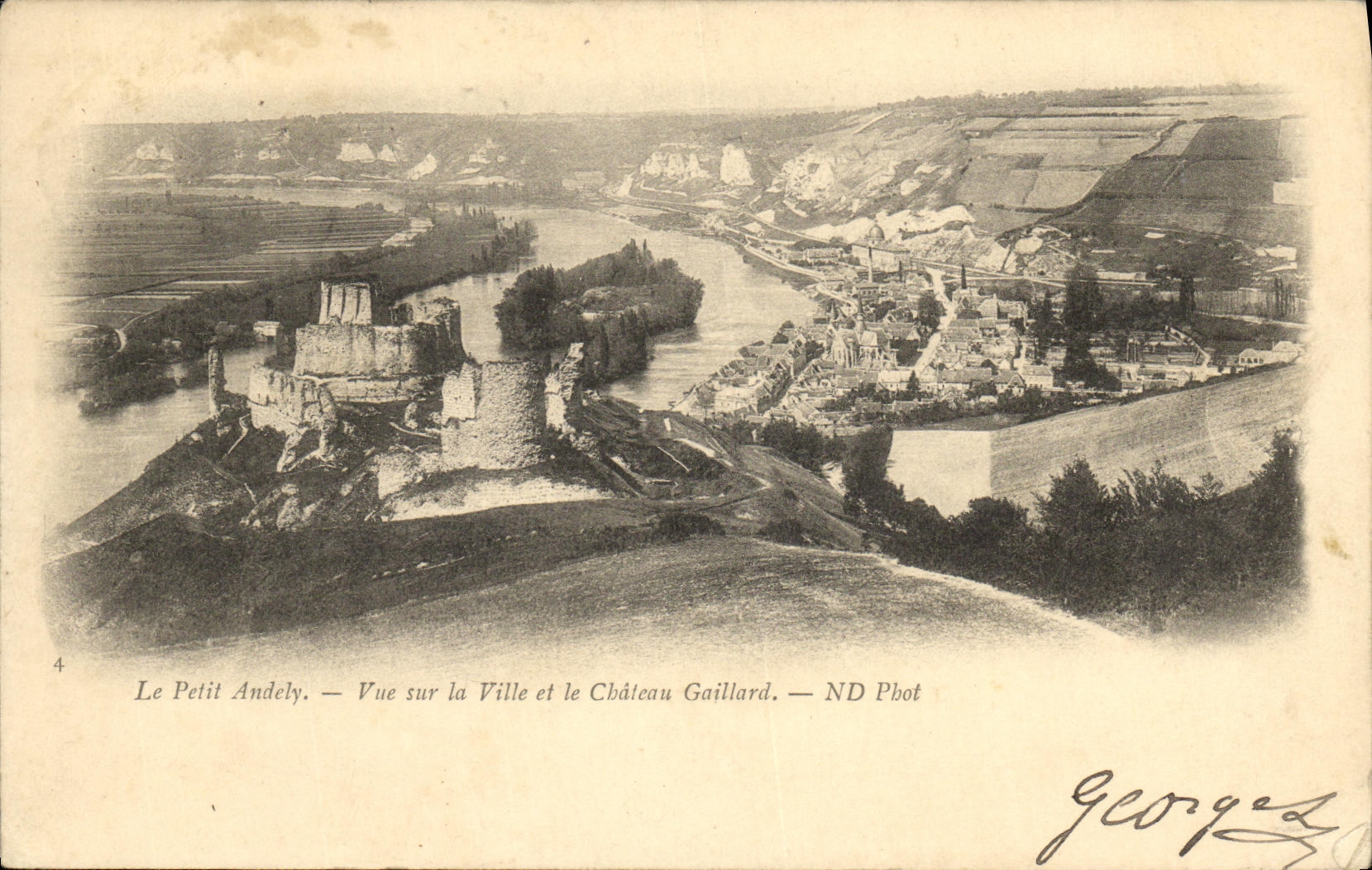 Le Petit Andely — Vue sur la Ville et le Château Gaillard — ND Phot