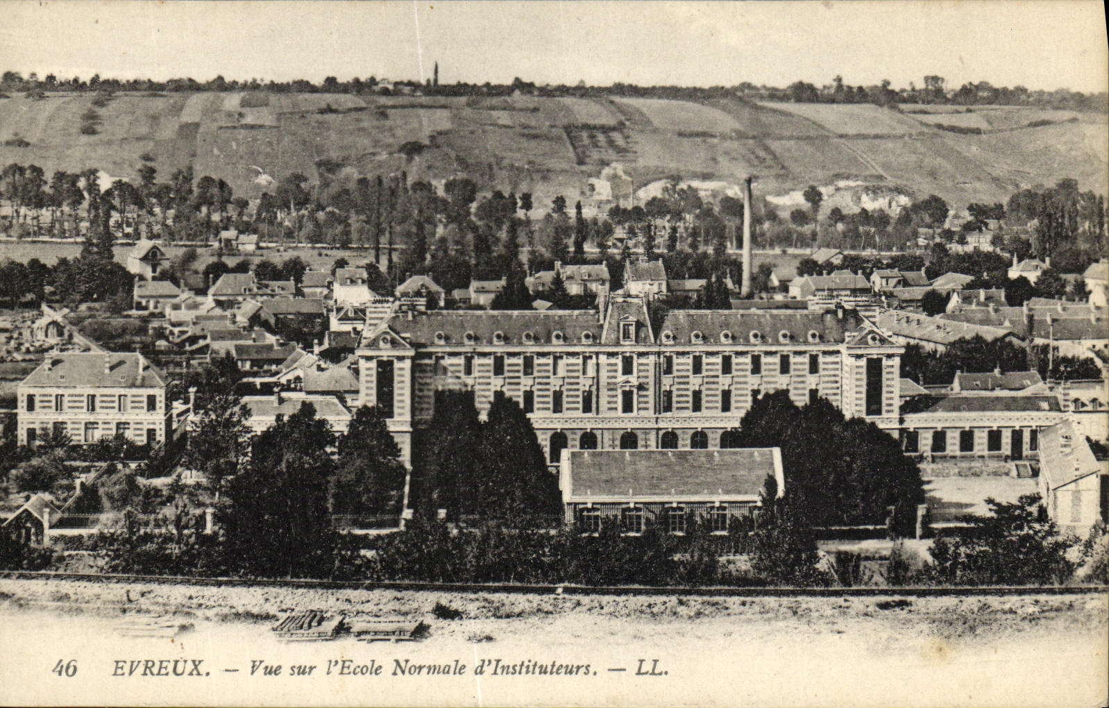 Evreux — Vue sur l'École Normale d'Instituteurs — LL. n°46