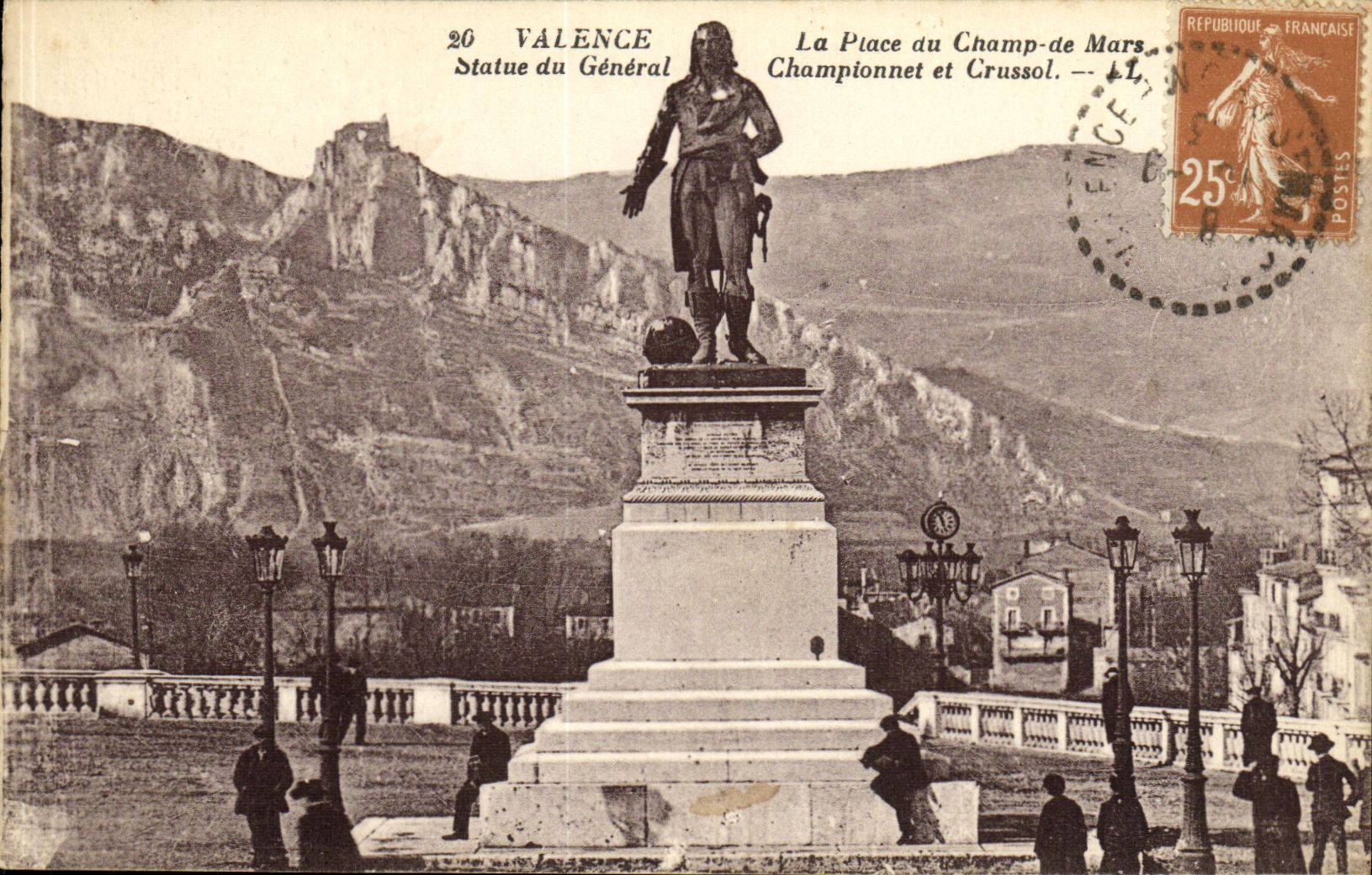 CPA Valence La Place Du Champ de Mars Statue du general Championnet et Crussol