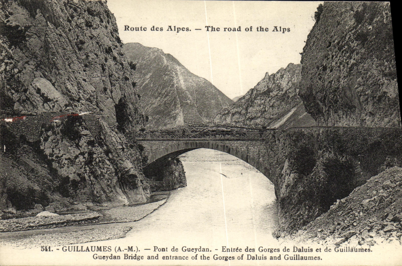 CPA Guillaumes Pont de Gueydan Entree Des Gorges de Daluis et de Guillaumes 