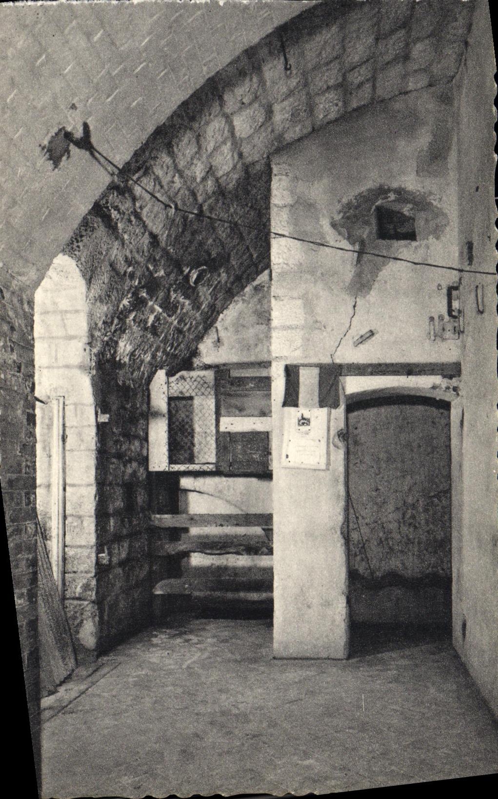 Fort de Vaux — Intérieur avec colombier et central téléphonique — Édition du Fort de Vaux, n°7
