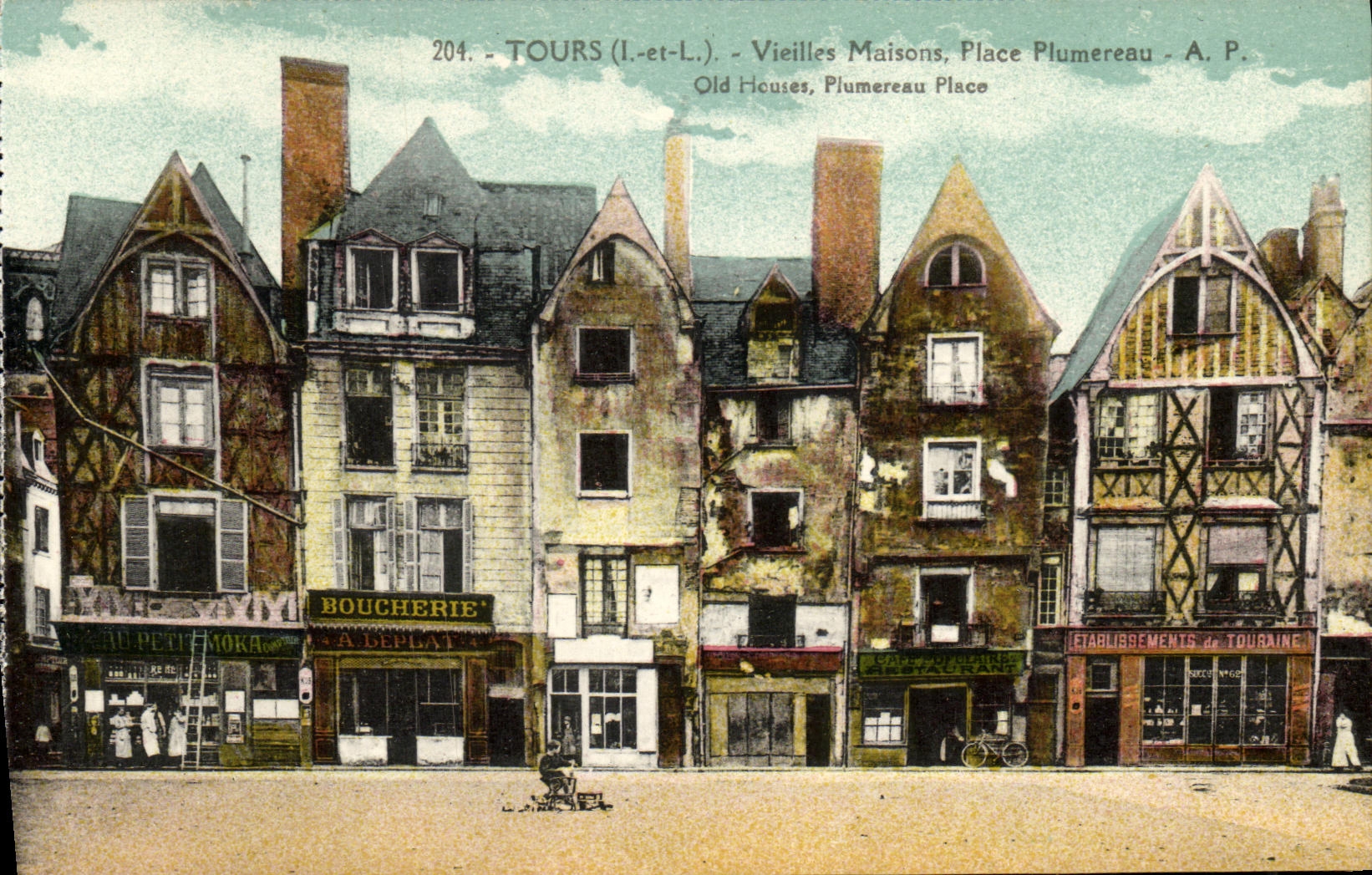 CPA Tours Vieilles Maisons Place Plumereau Boucherie