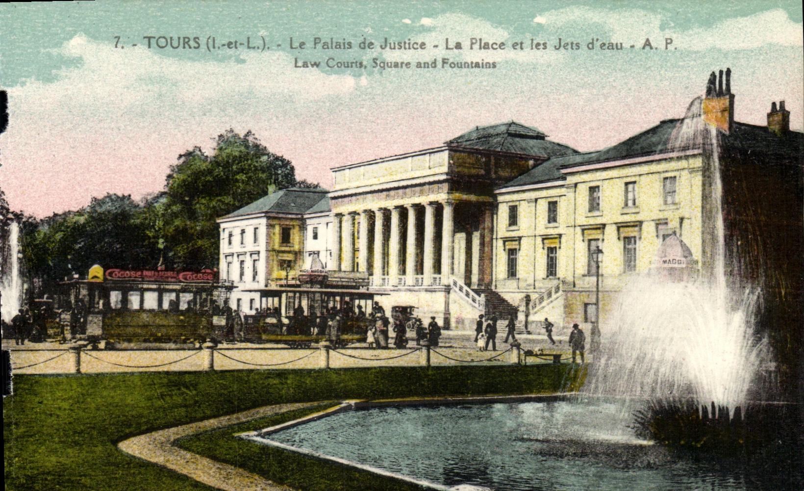 CPA Tours La Palais de Justice La Place et les Jets d eau Tramway