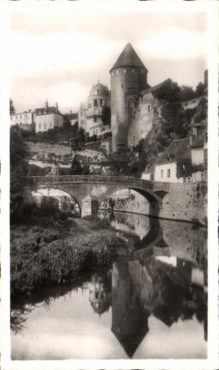Semur — Le Pont Pinard et la Tour du Théâtre — CPAPHIL