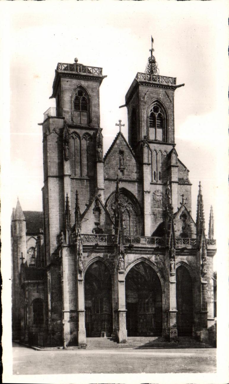 Semur - L'Église Notre-Dame — Façade XIIIe et XIVe siècles — CPAPHIL n°9