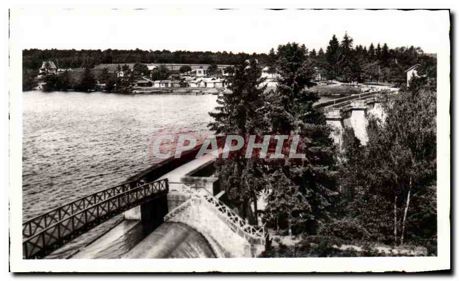 Lac de Pont — Digue vers la Plage — Environ de SEMUR — Série 83