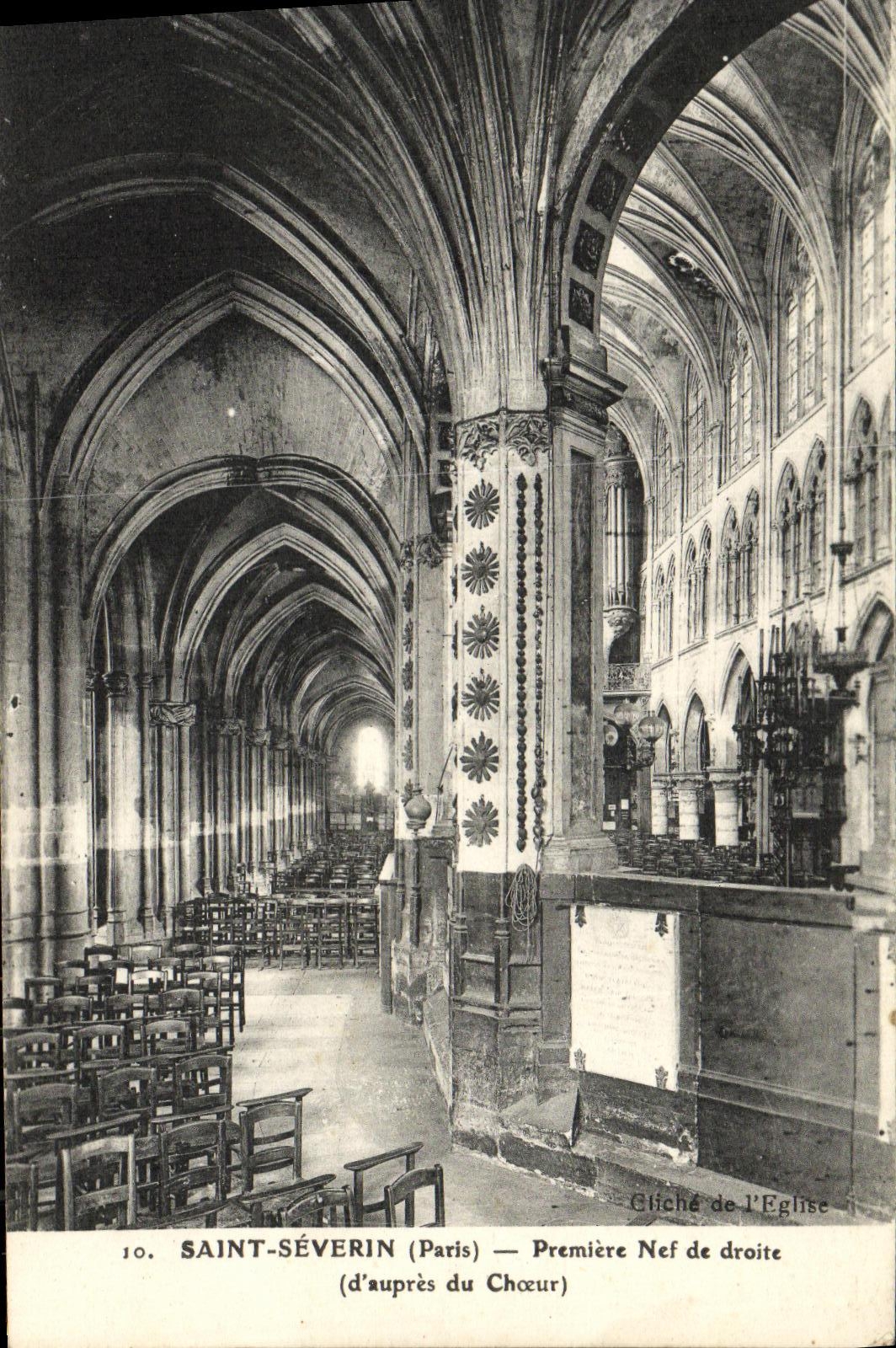 CPA Paris Saint Severin Premiere Nef de droite