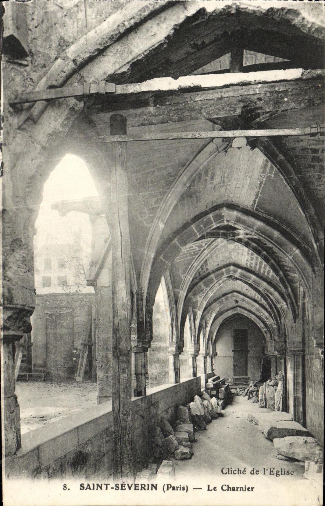 CPA Paris Saint Severin Le Charnier
