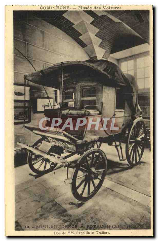 CPA Compiegne Musee des Voitures Demi diligence du potache Repellin et Traffort