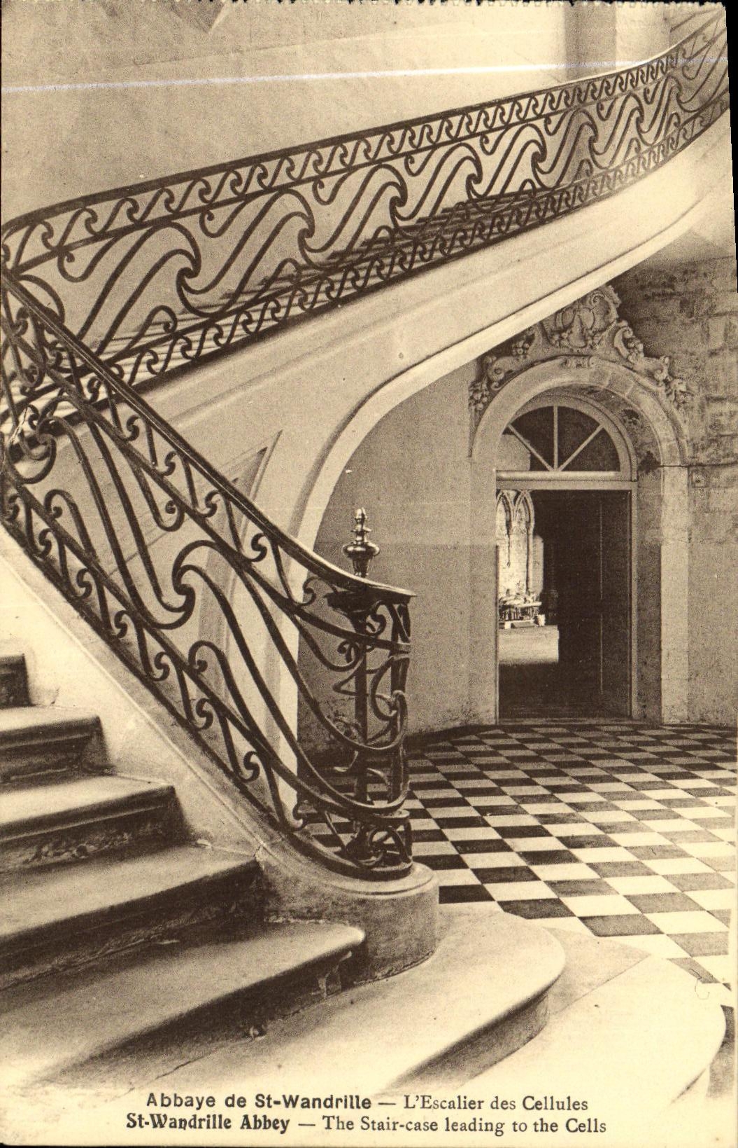 CPA Abbaye de St Wandrille L Escalier des Cellules