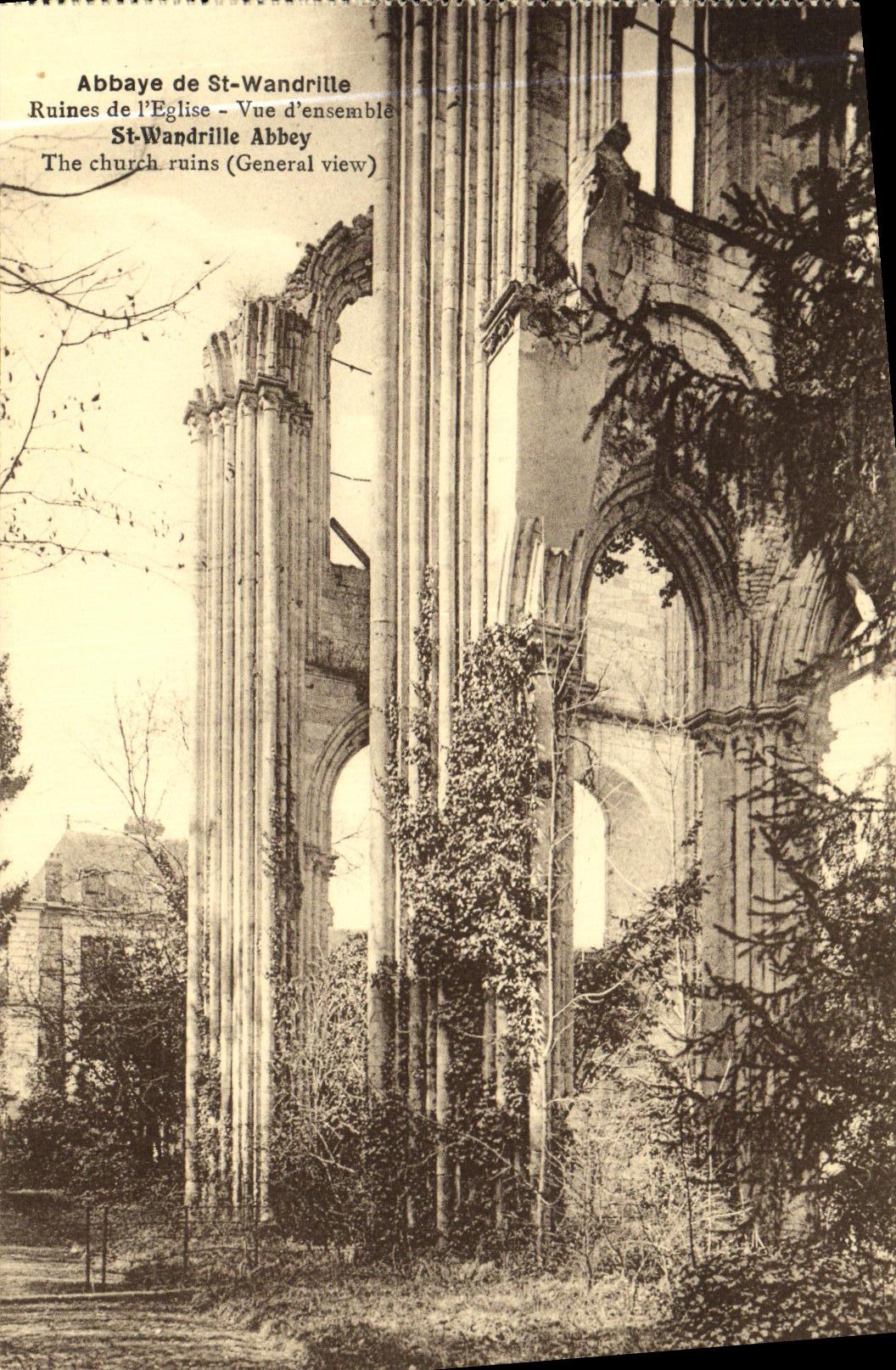 CPA Abbaye de St Wandrille Ruines de l Eglise Vue d ensemble