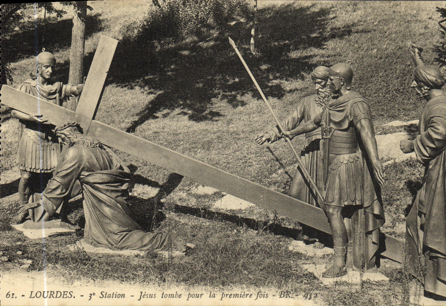 Lourdes - 3e Station - Jésus tombe pour la première fois - BR - 952
