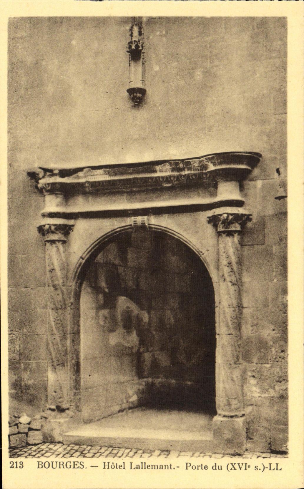 CPA Bourges Hotel Lallemant Porte du XVl e s