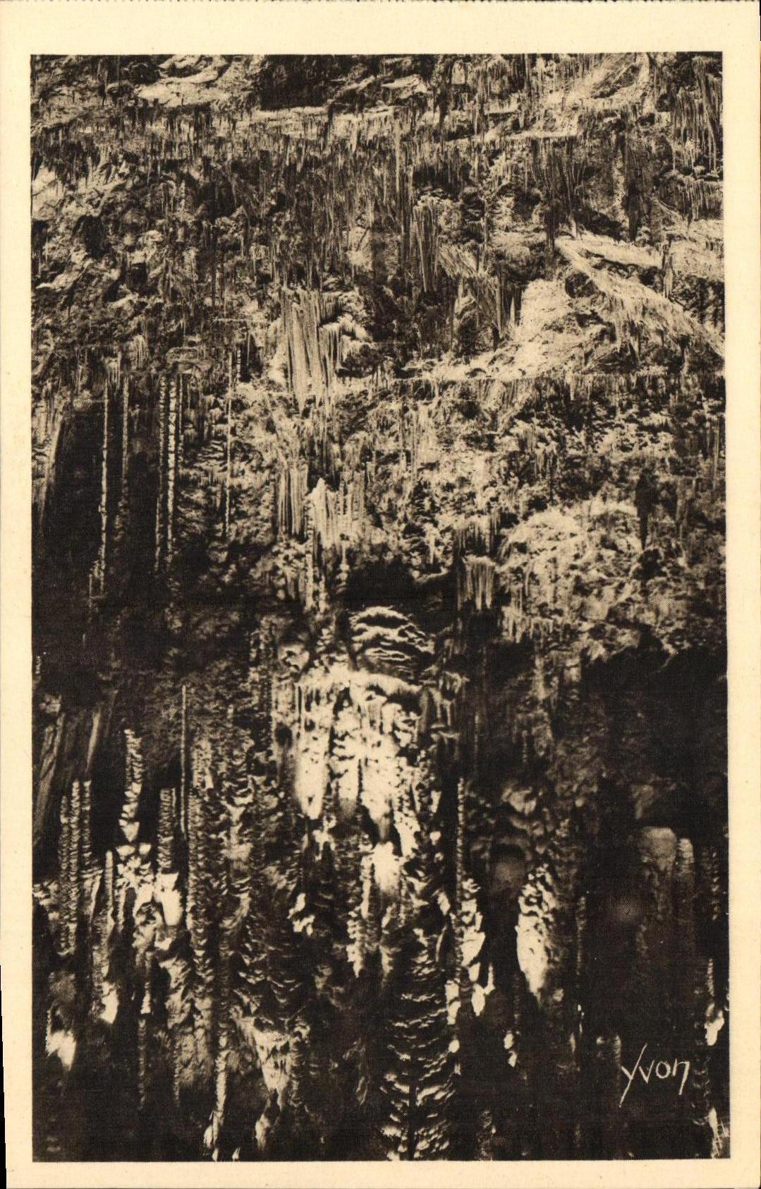 Aven Armand — Gorges du Tarn — Les Éditions d'Art YvVon