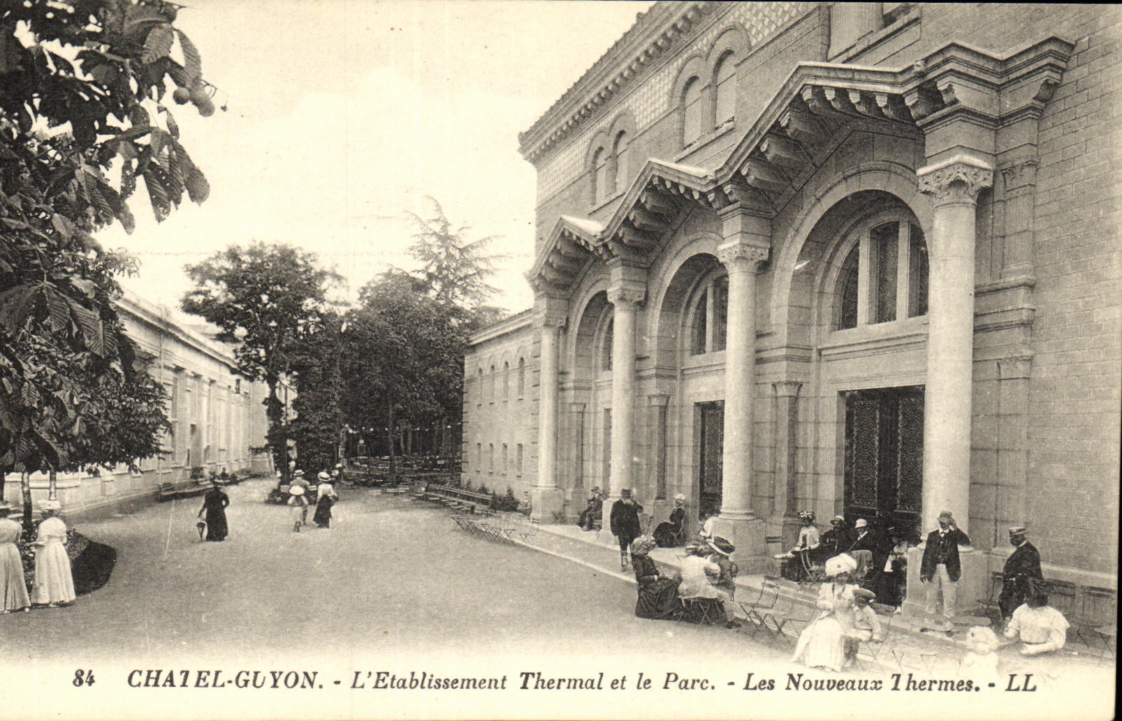 CPA Chatel Guyon L Etablissement Thermal et le Parc Les Nouveaux Thermes