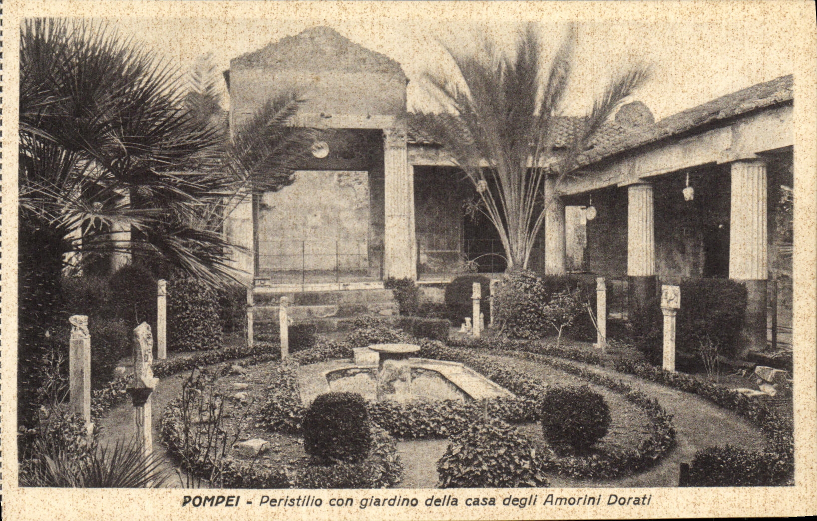 CPA Pompei Peristilio con giardino della casa degli Amorini Dorati
