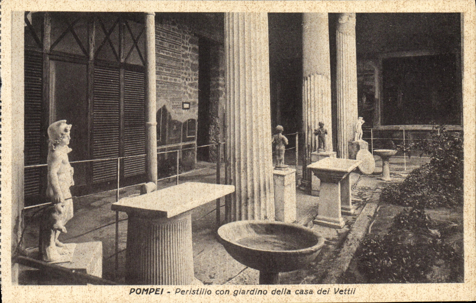 CPA Pompei Peristilio con giardino della casa del Vettil
