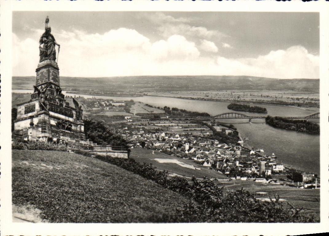 CPM Rudesheim Und das Nationaldenkmal