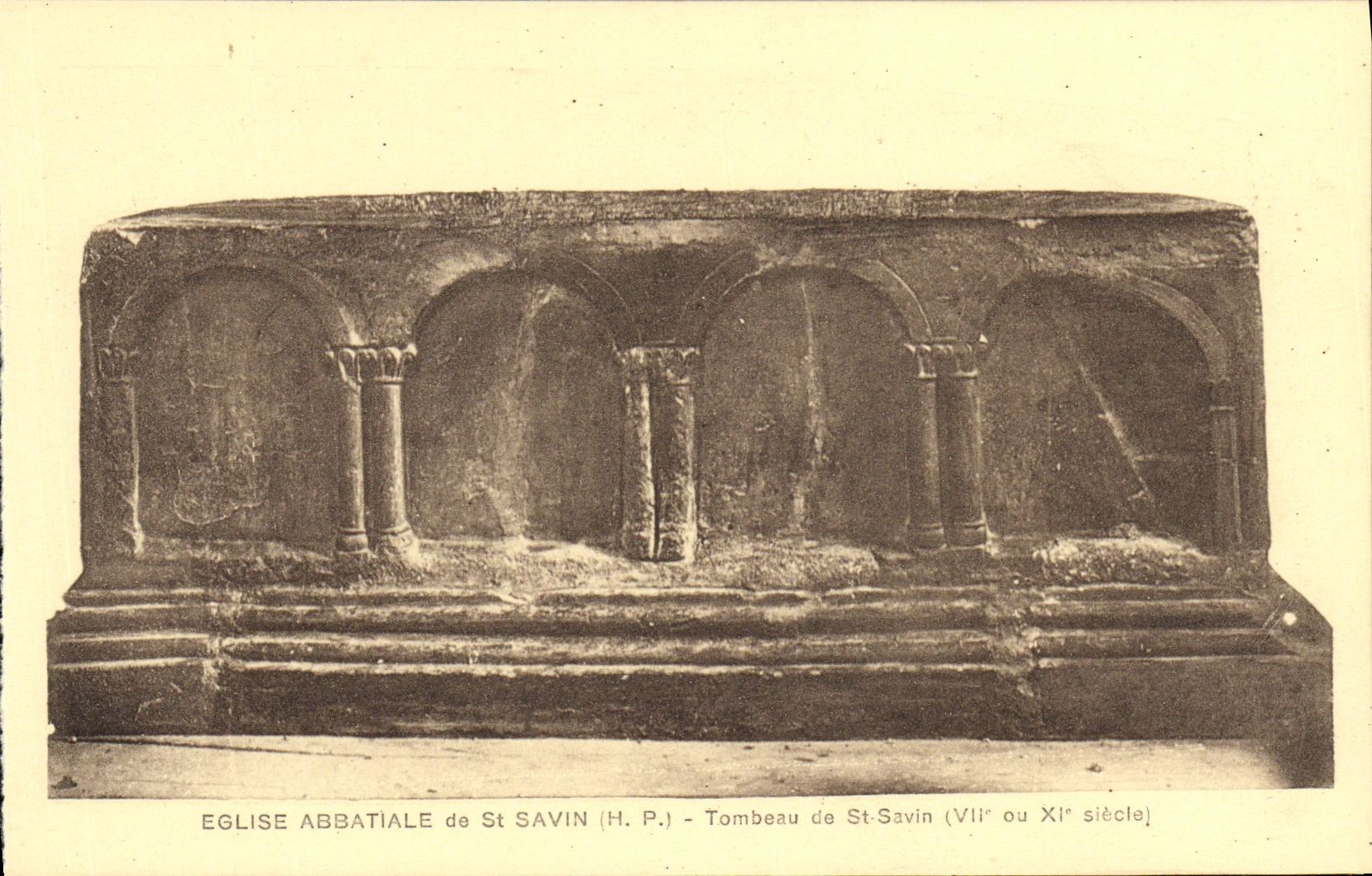 Tombeau de St-Savin — Église abbatiale de St-Savin — H.P. — VIIe ou XIe siècle