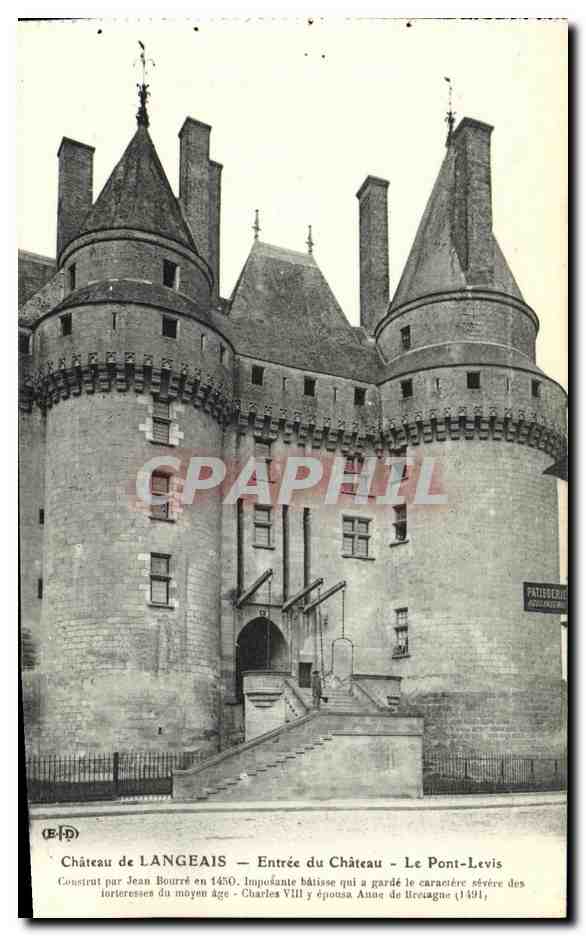 CPA Chateau de Langeais Entree du Chateau Le Pont Levis