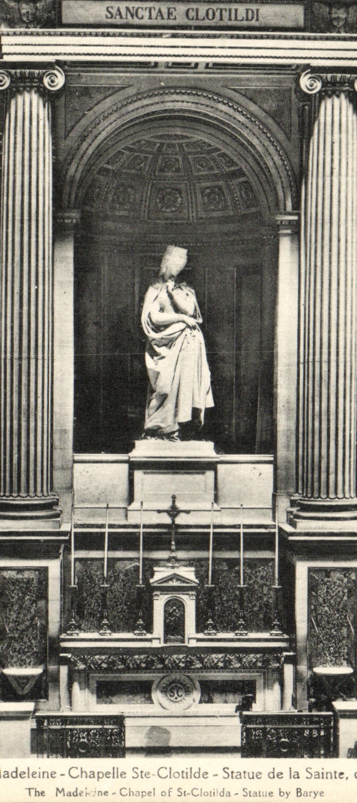 CPA La Madeleine Chapelle Ste Augustin Statue de la Sainte de Barye Paris 