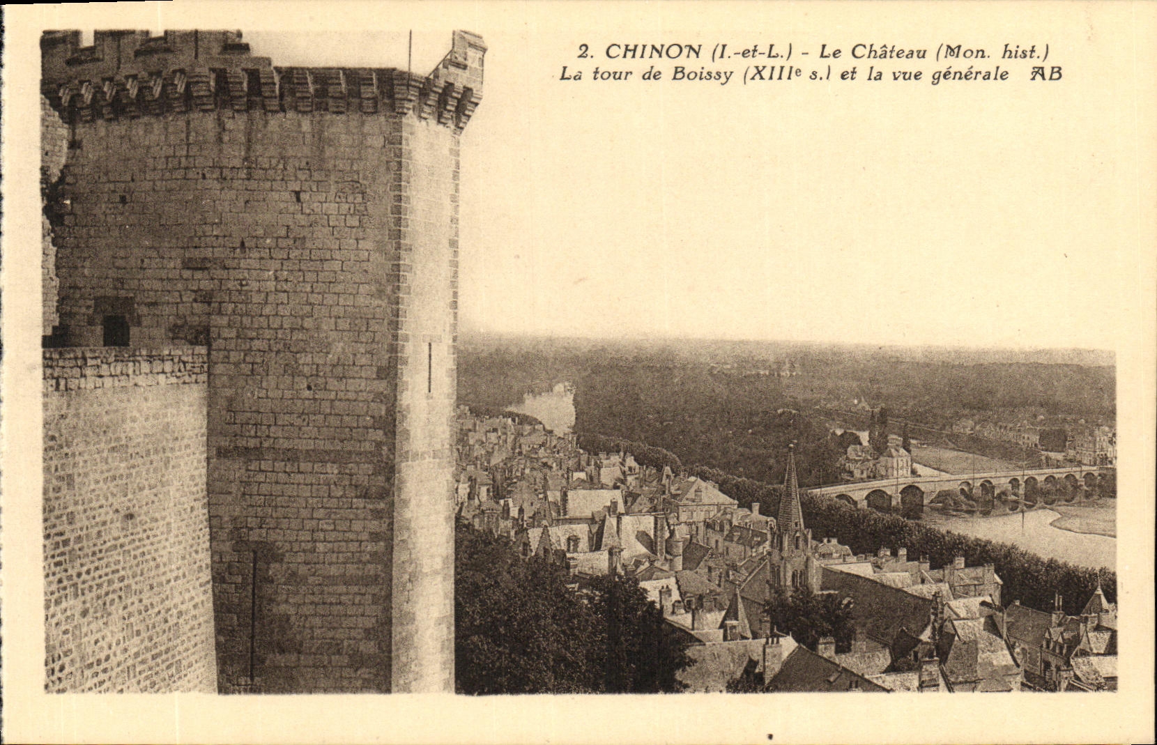 CPA Chinon Le Chateau La tour de Boissy et vue generale