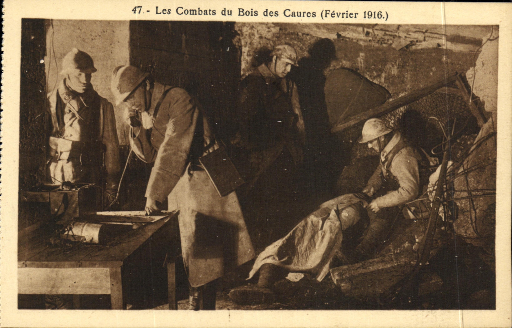 CPA Les Combats du Bois des Caures Fevrier 1916 Militaria
