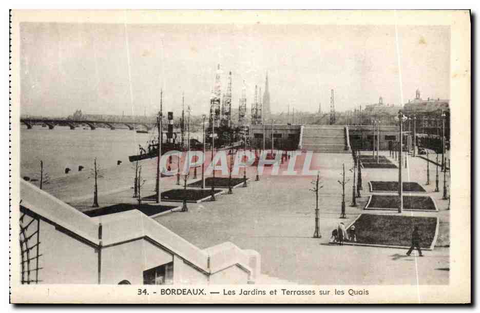 CPA Bordeaux Les Jardins et Terrasses Sur les Quais
