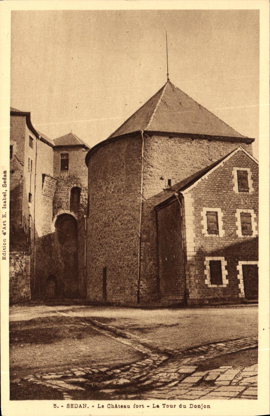 CPA Sedan Le Chateau Fort La tour du donon