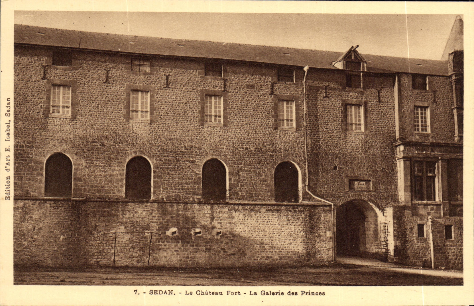 CPA Sedan Le Chateau Fort La Galerie des Princes